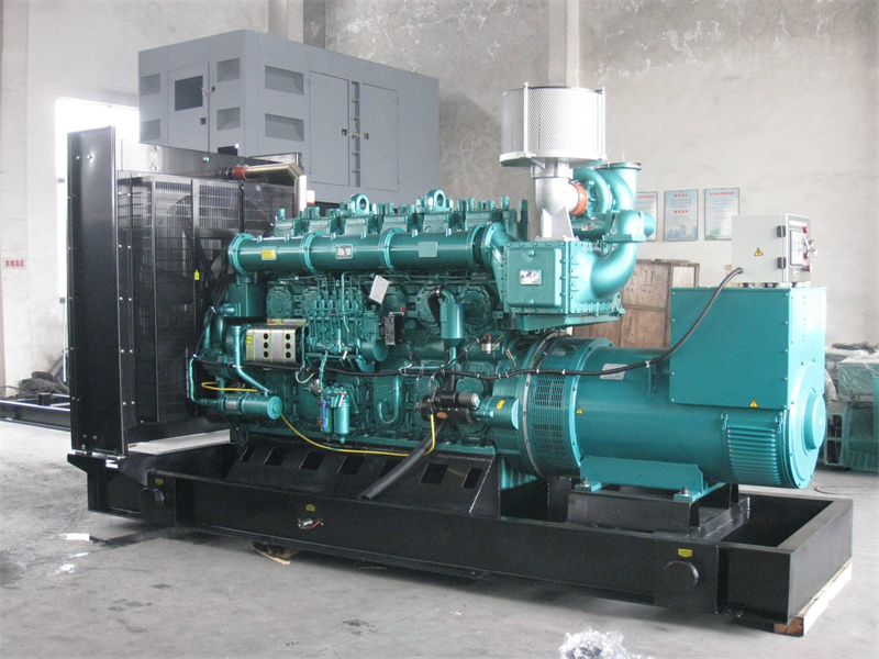 蒲城200KW 柴油发电机的油耗是多少?
